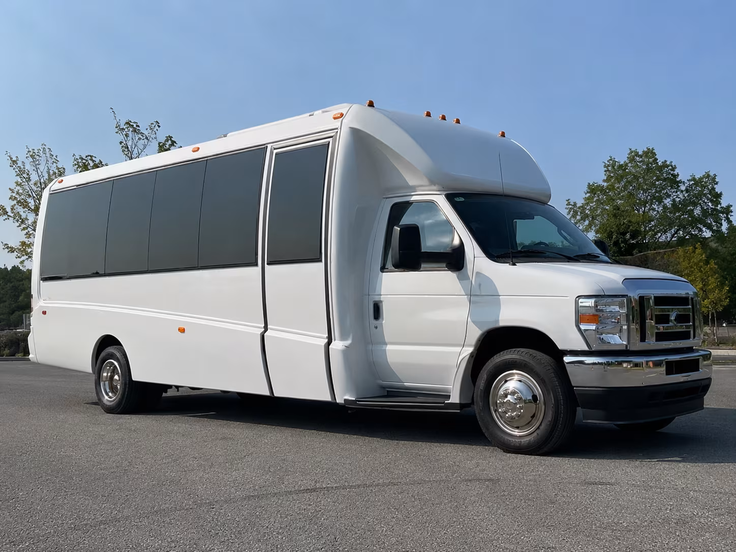 Tampa Birthday, Sweet 16, & Quinceañera Transportation party bus exterior