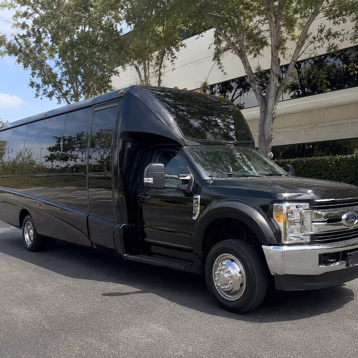 Tampa Birthday, Sweet 16, & Quinceañera Transportation party bus exterior