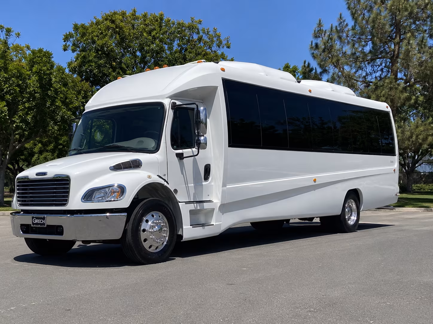 Tampa Winery Tour & Pub Crawl Transportation party bus exterior